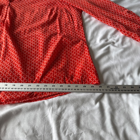 Dalia Plus Women's Long Sleeve Lightweight Satin Pullover V-Neck Blouse Red‎ 2X - Picture 9 of 14